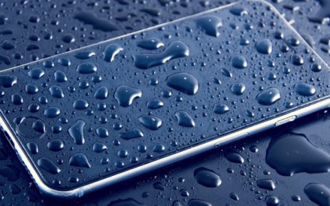 苹果希望iPhone不仅能在水下生存，而且可以在水下使用