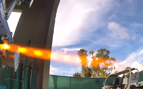 世界首创！「旋转爆震发动机引擎」启动