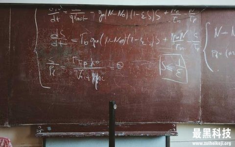 物理学中的人工智能（AI）：我们正面临科学革命吗？